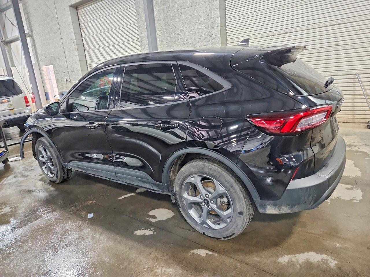 2025 Ford Escape St Line - Фото 2