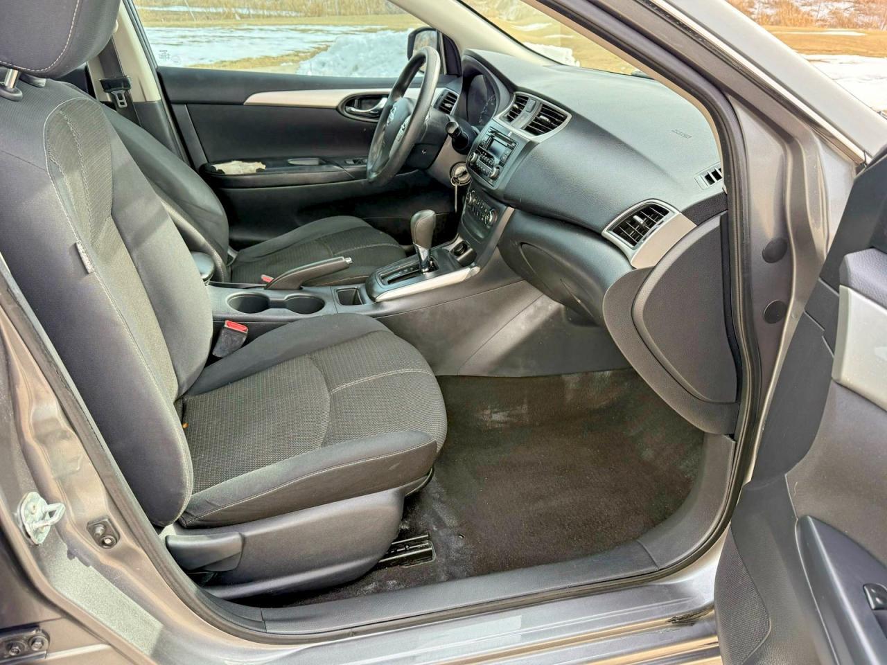 2017 Nissan Sentra S - Image 5