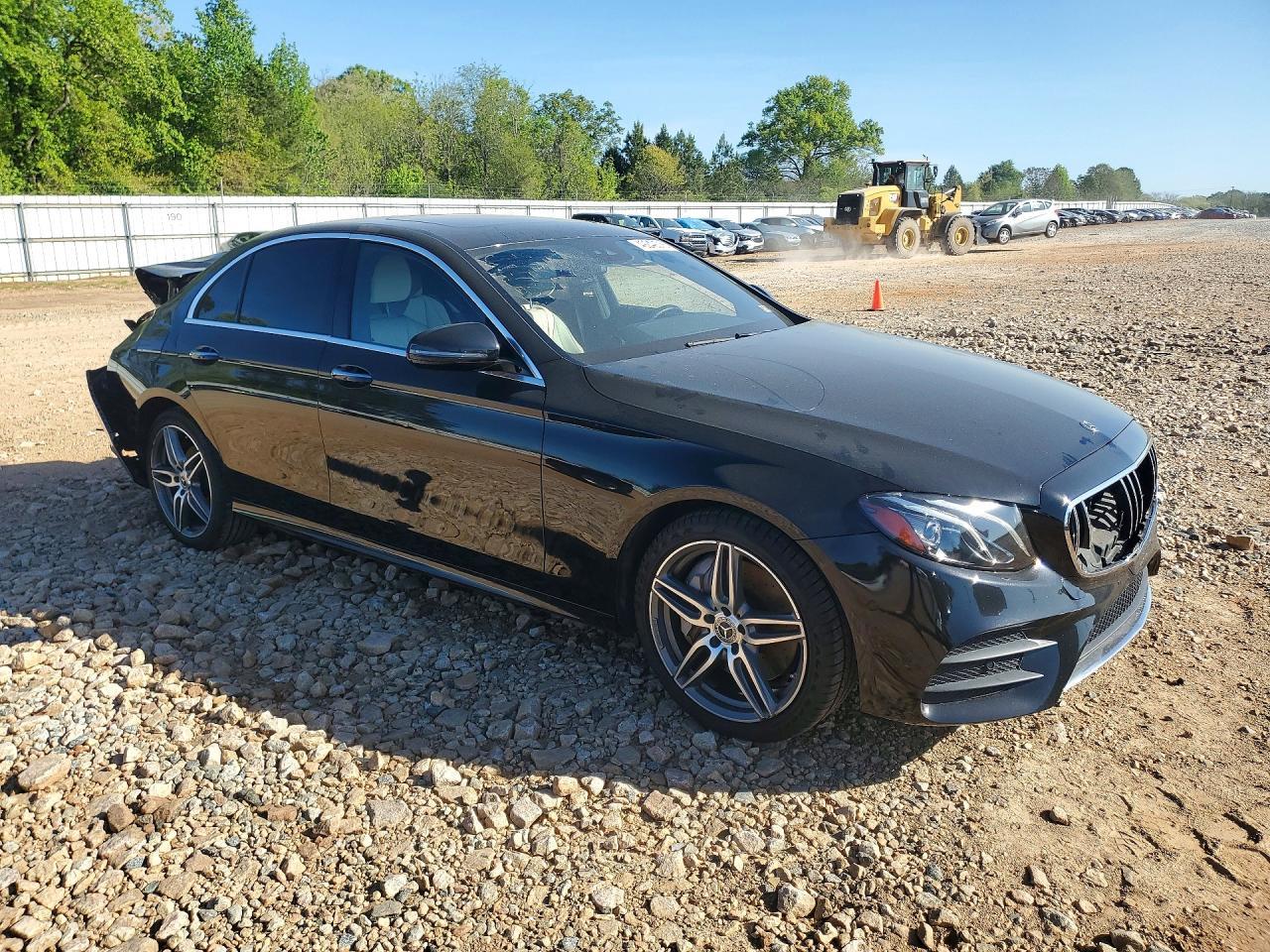 2017 Mercedes-Benz E 300 4Matic - Фото 4