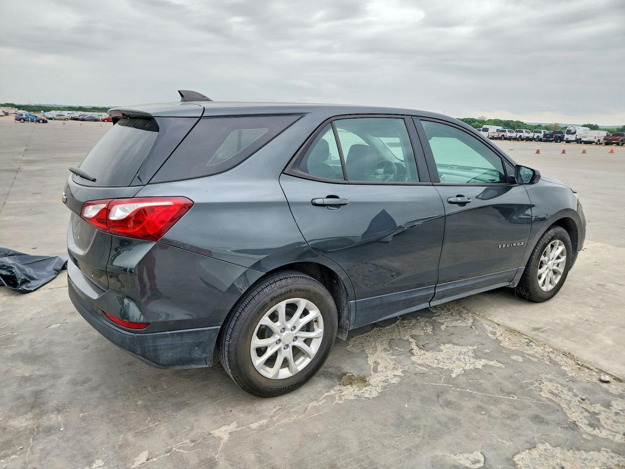 2020 Chevrolet Equinox Ls - Image 3