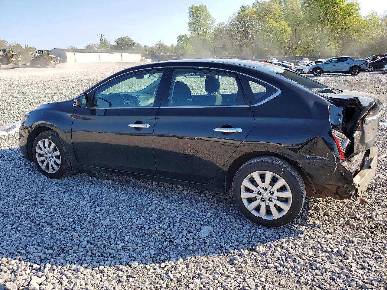 2017 Nissan Sentra S - Фото 2