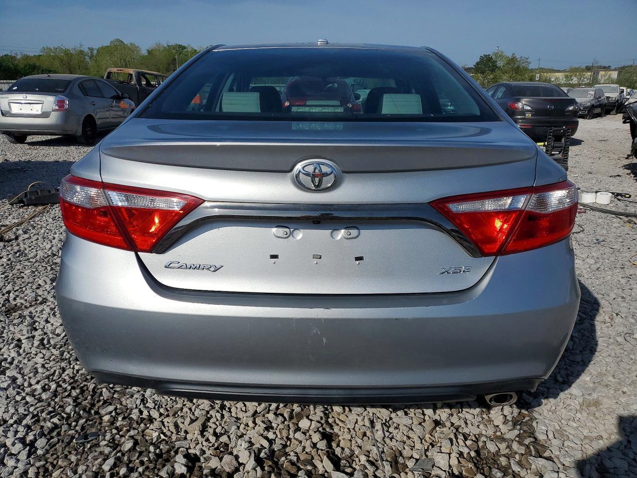 2016 Toyota Camry Xse - Image 6