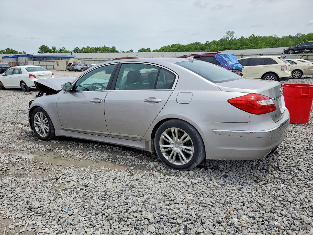 2013 Hyundai Genesis 3.8L - Фото 2