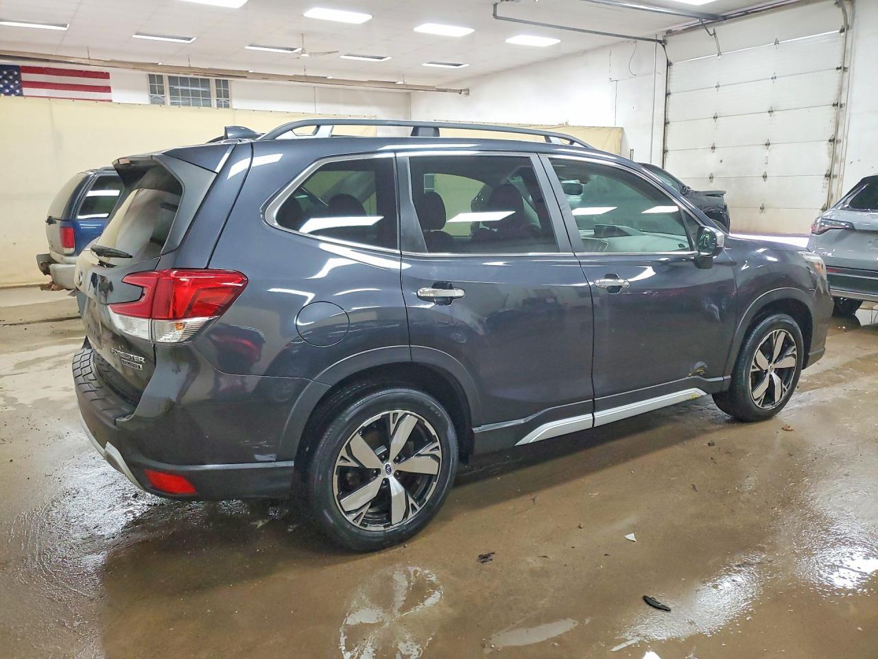 2019 Subaru Forester Touring - Фото 3