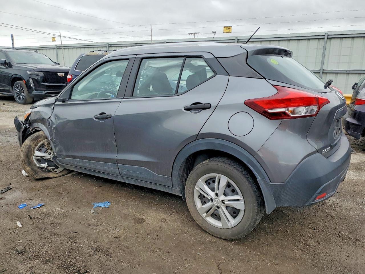 2019 Nissan Kicks S - Фото 2