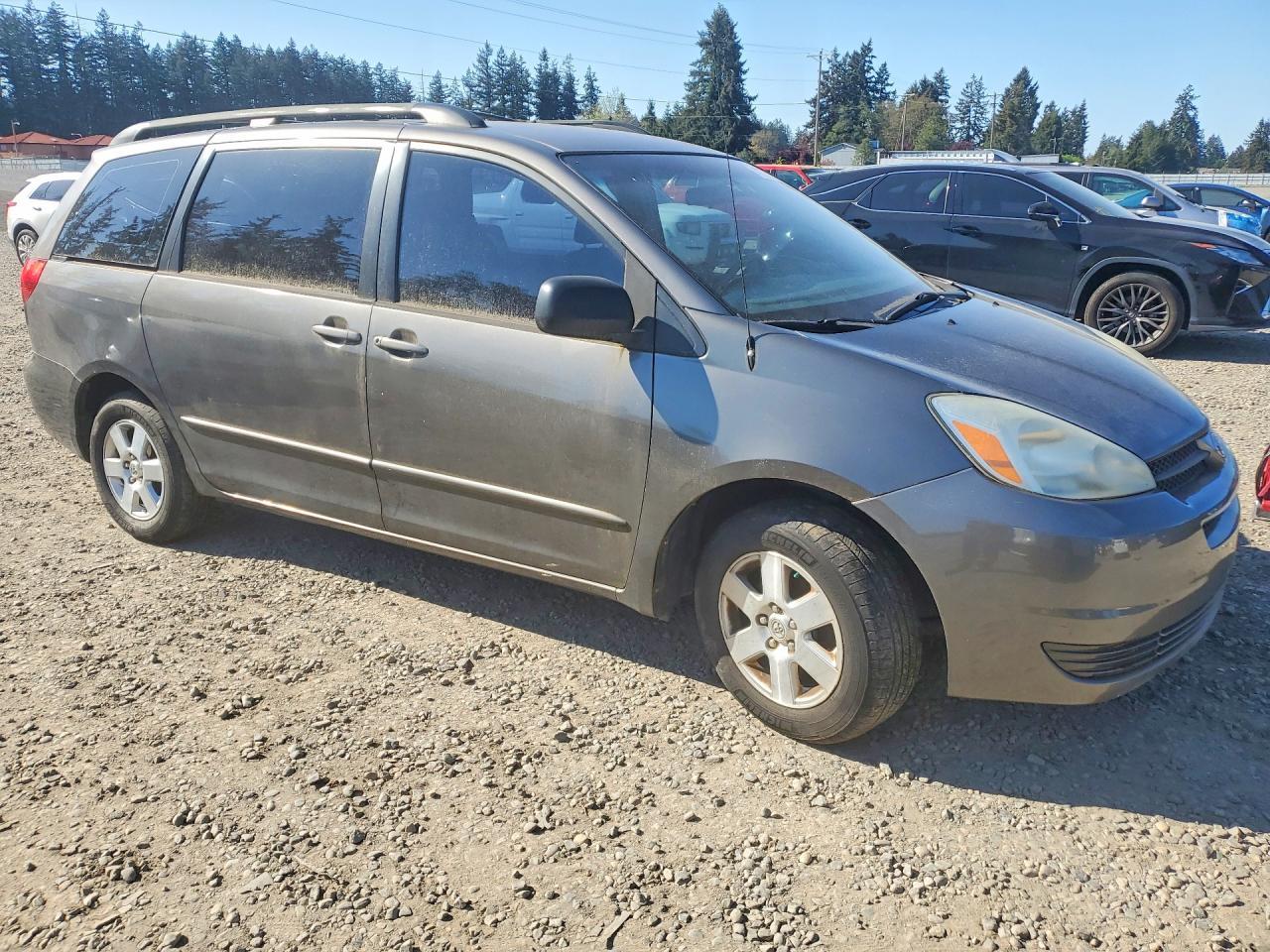 2005 Toyota Sienna Ce 7-Passenger - Image 4