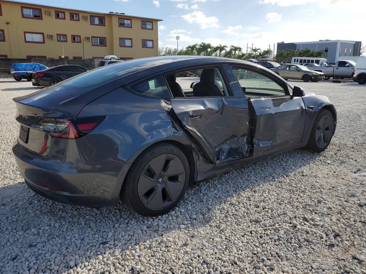 2021 Tesla Model 3 - Фото 3
