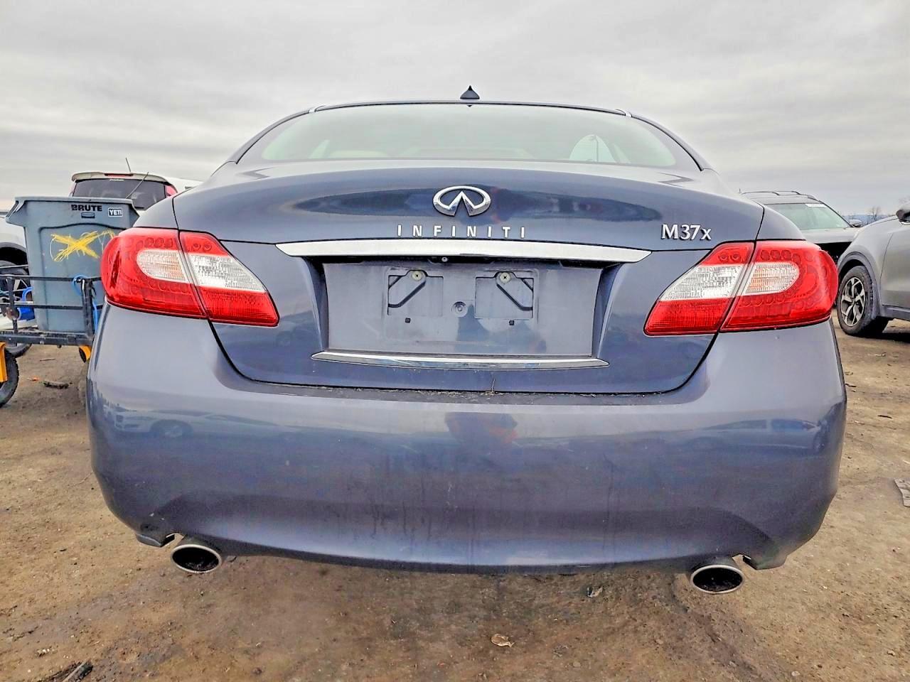 2011 Infiniti M37 X - Image 6
