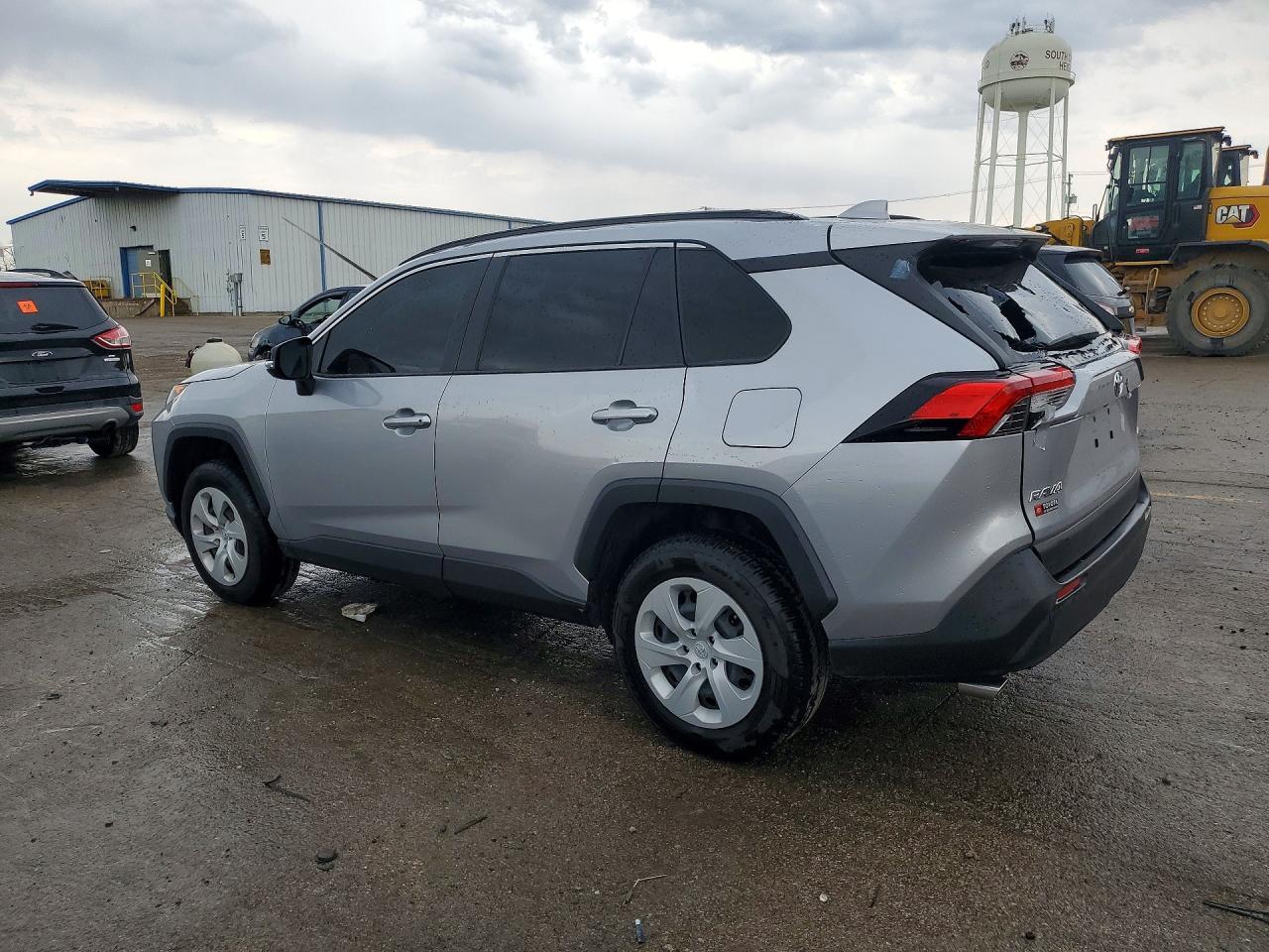2020 Toyota Rav4 Le - Фото 2