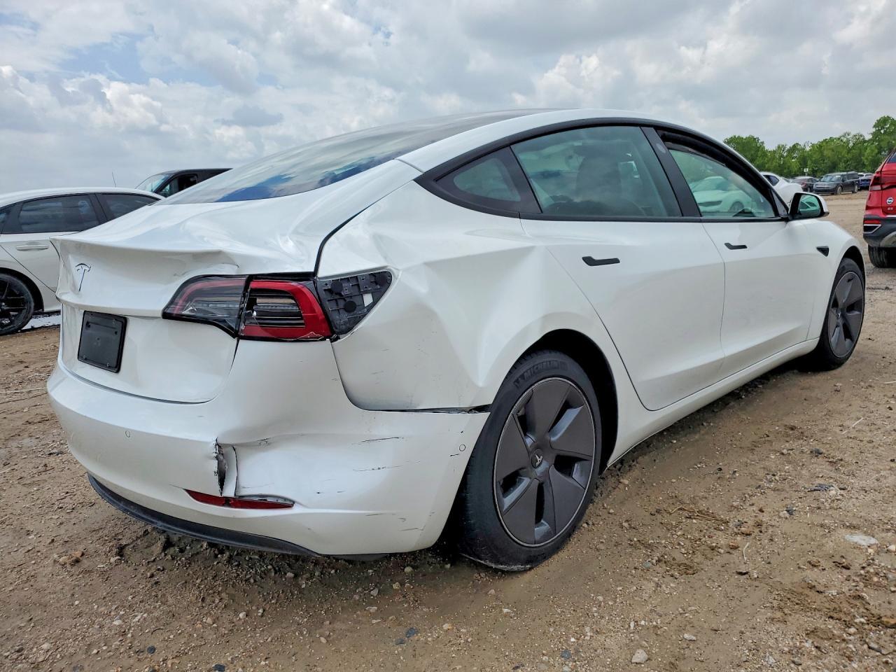 2021 Tesla Model 3 - Image 3