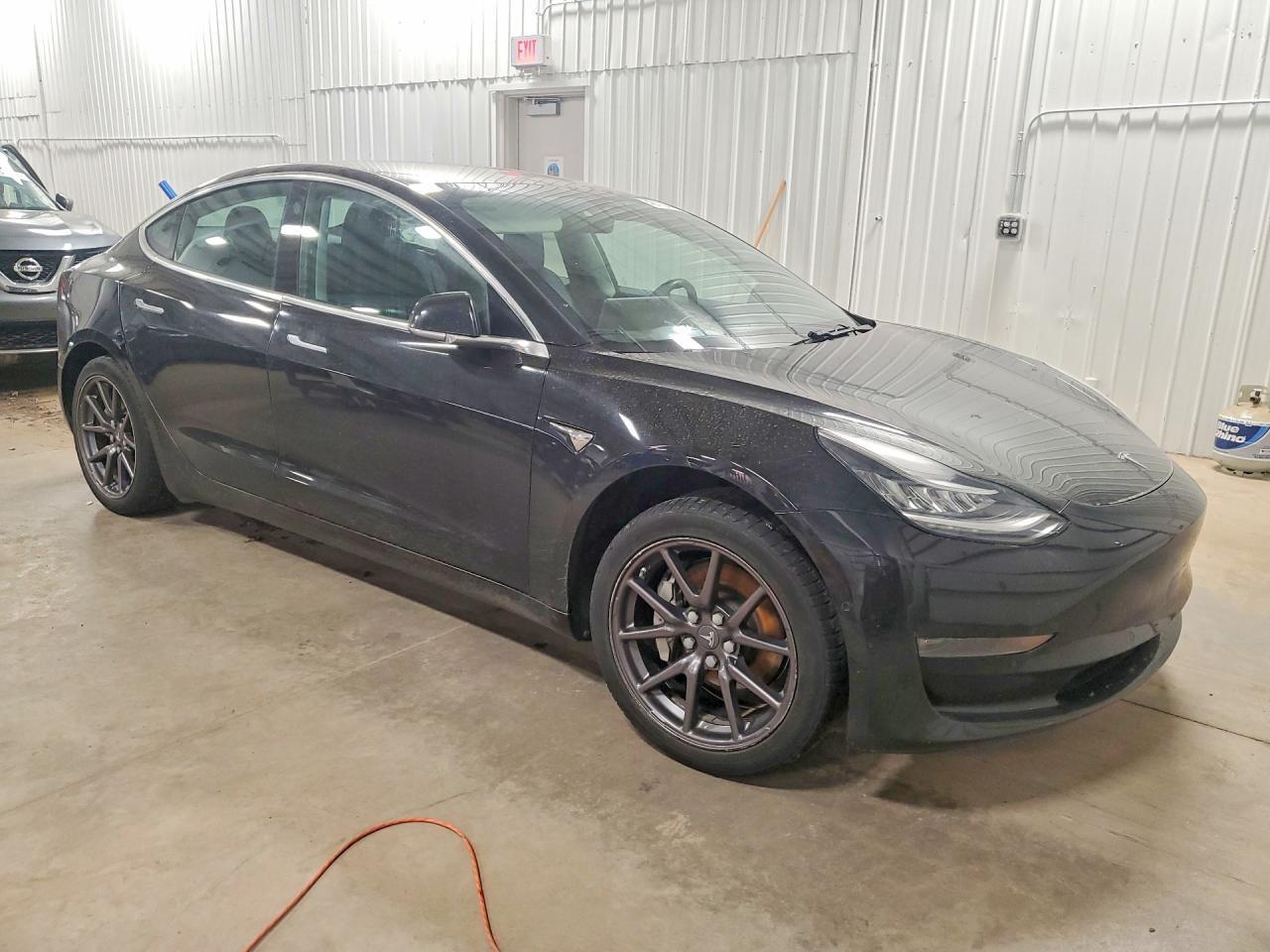 2019 Tesla Model 3 - Фото 4