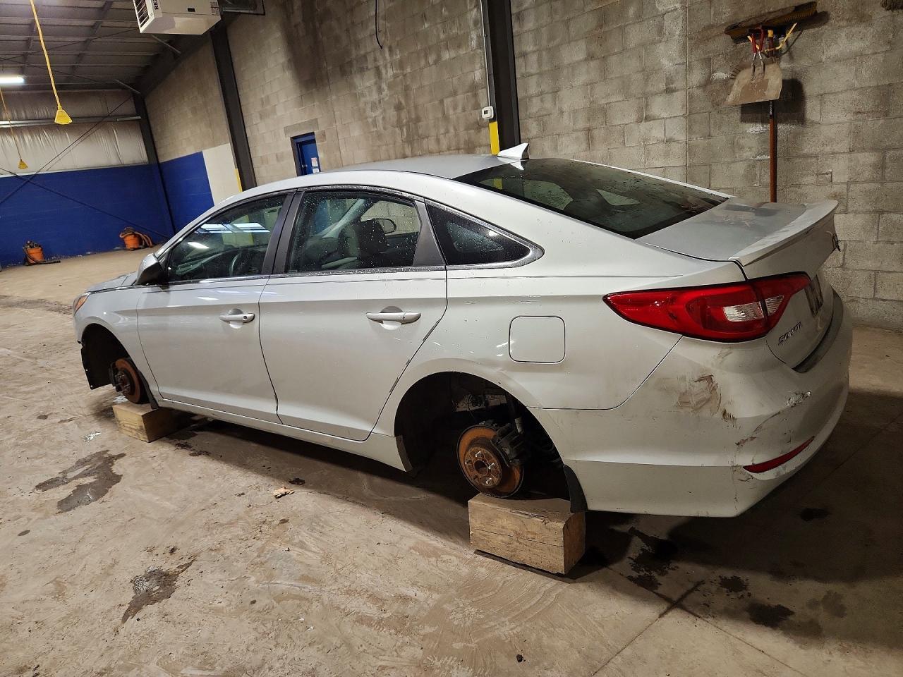 2015 Hyundai Sonata Se - Фото 2