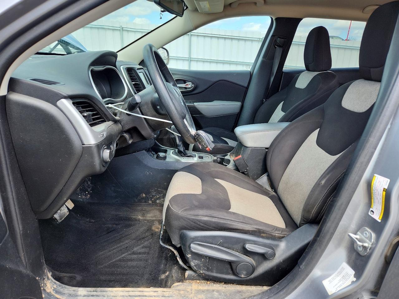 2014 Jeep Cherokee Sport - Image 7