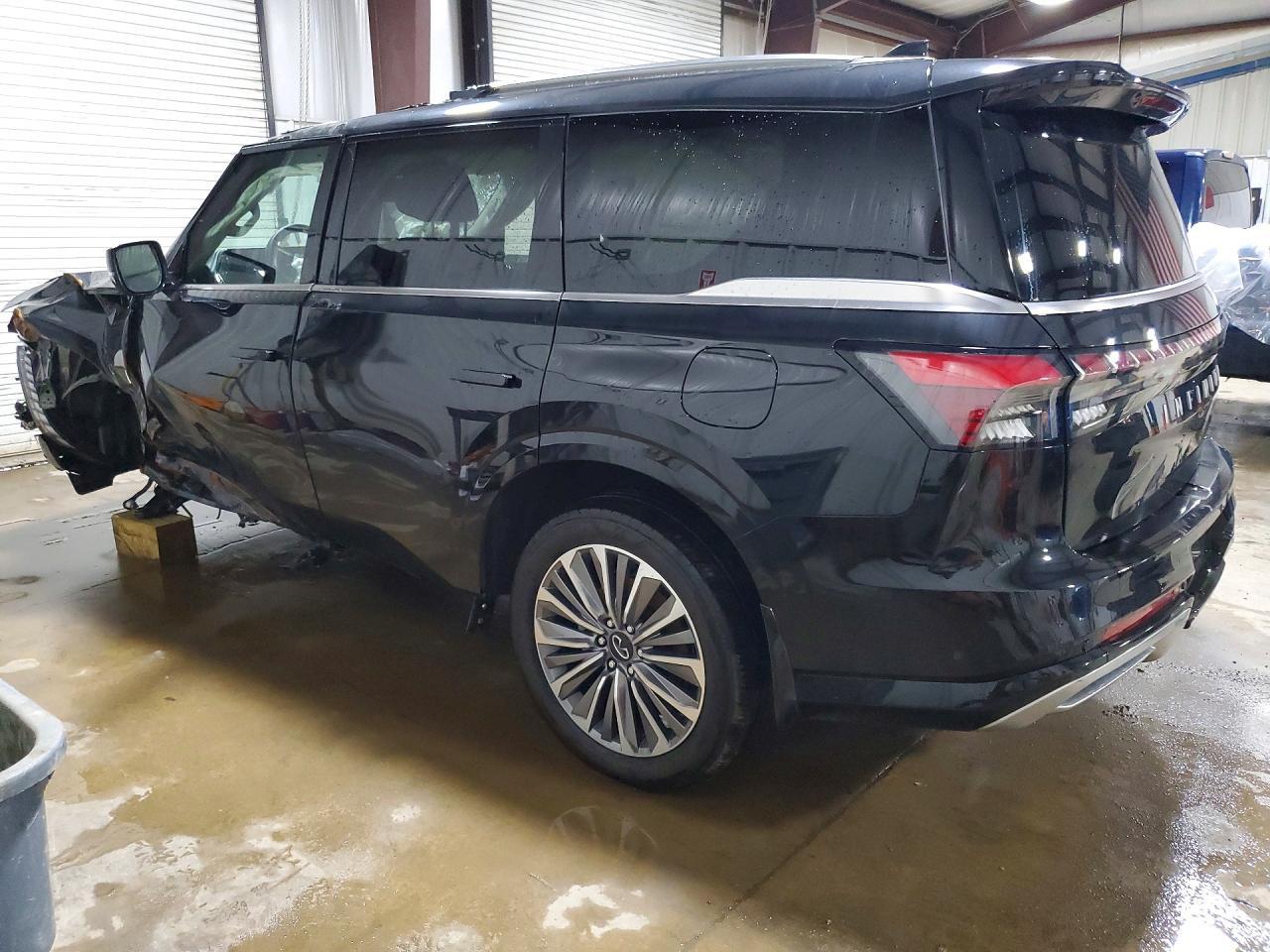 2025 Infiniti Qx80 Sensory - Image 2