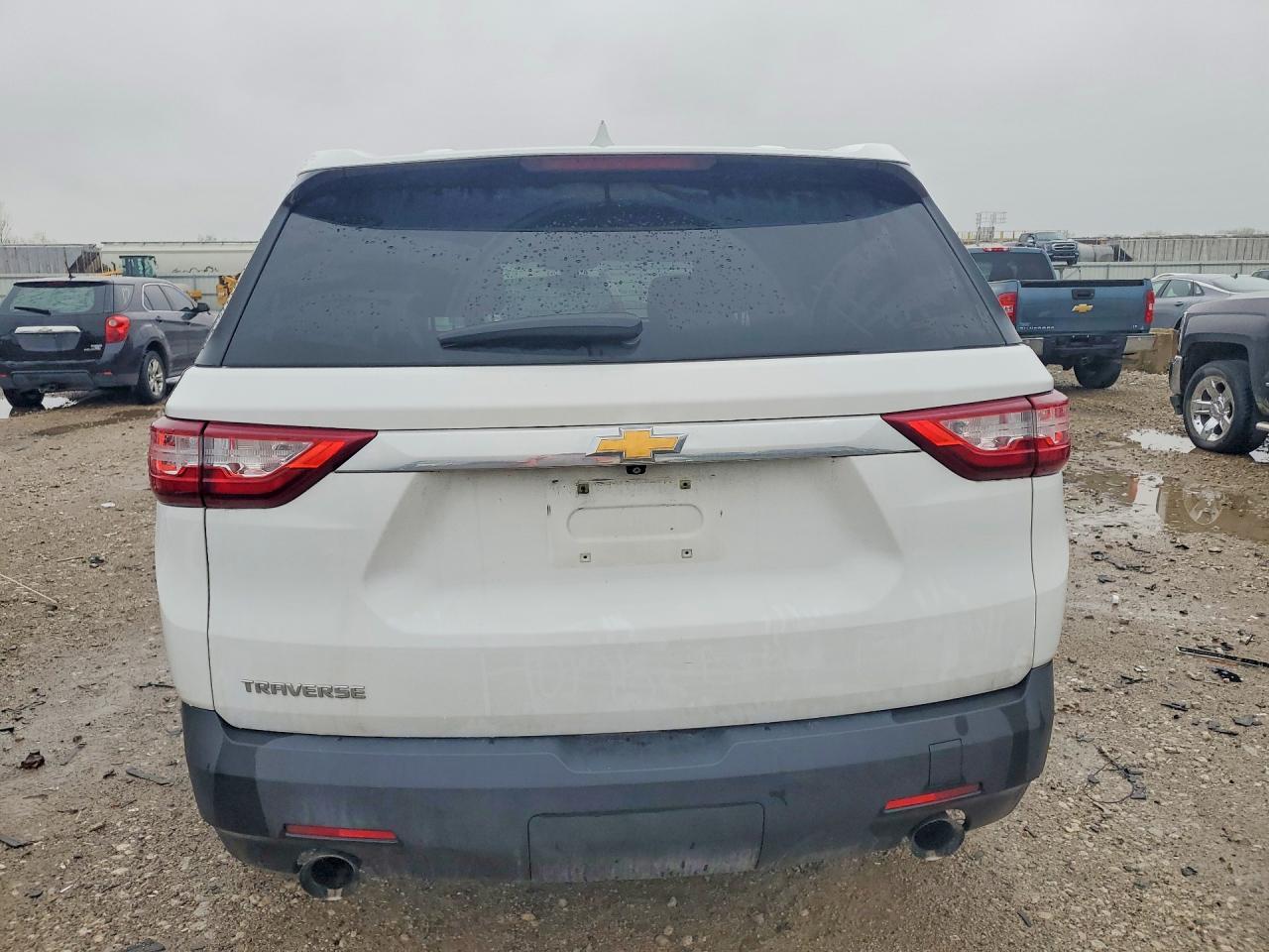 2021 Chevrolet Traverse Ls - Image 6