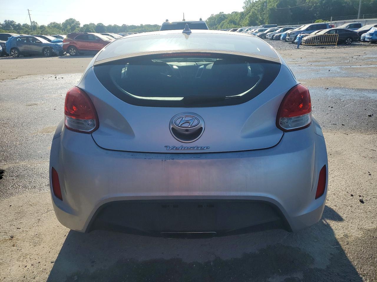 2014 Hyundai Veloster Base - Фото 6