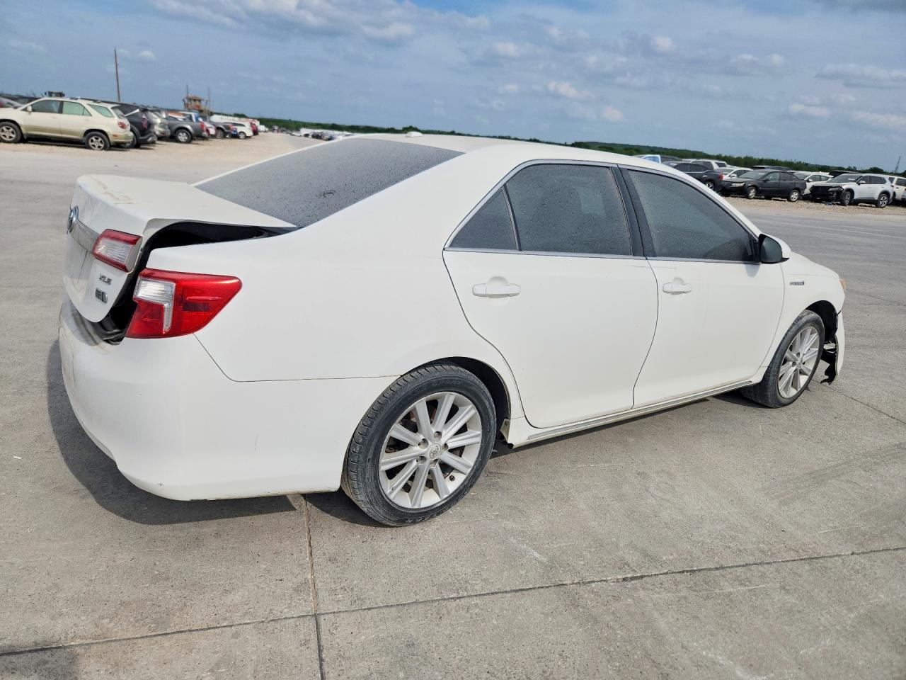 2012 Toyota Camry Hybrid Xle - Image 3