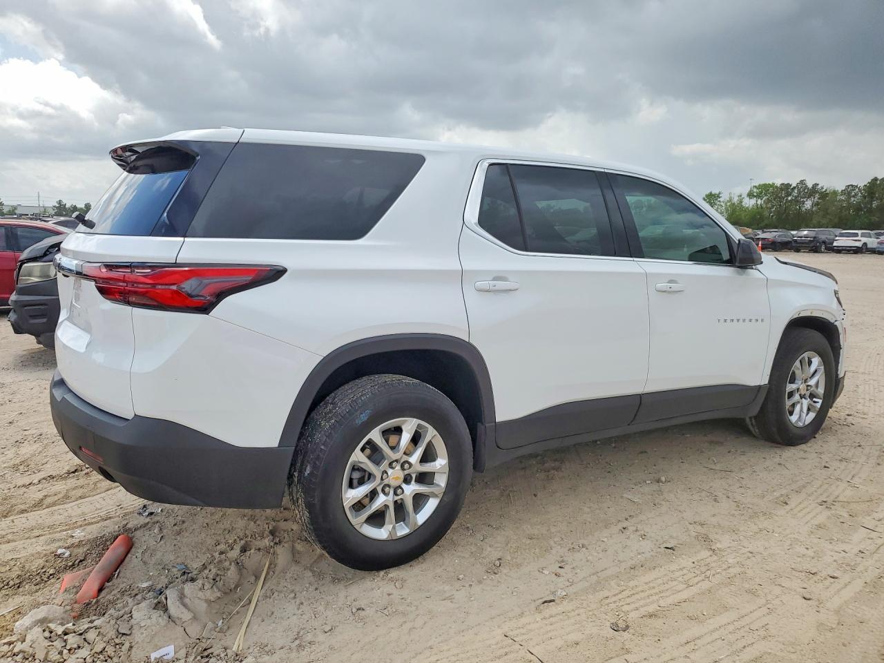2023 Chevrolet Traverse Ls - Фото 3