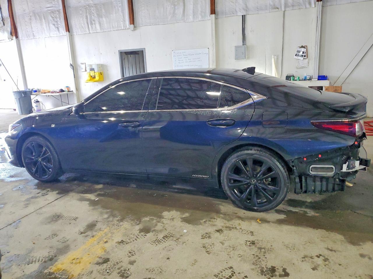 2022 Lexus Es 300H F Sport - Фото 2