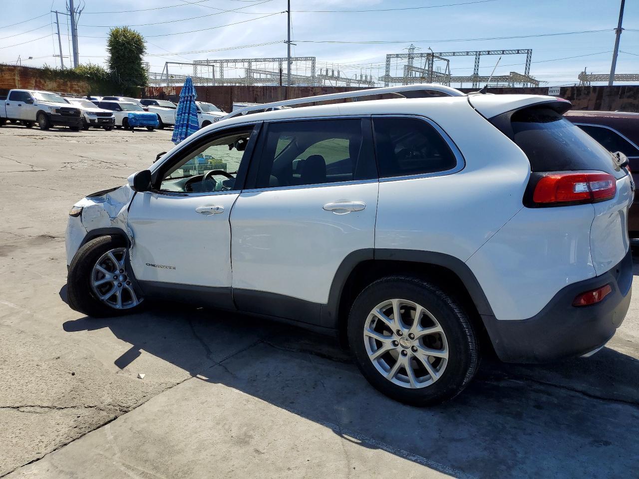 2015 Jeep Cherokee Latitude - Фото 2