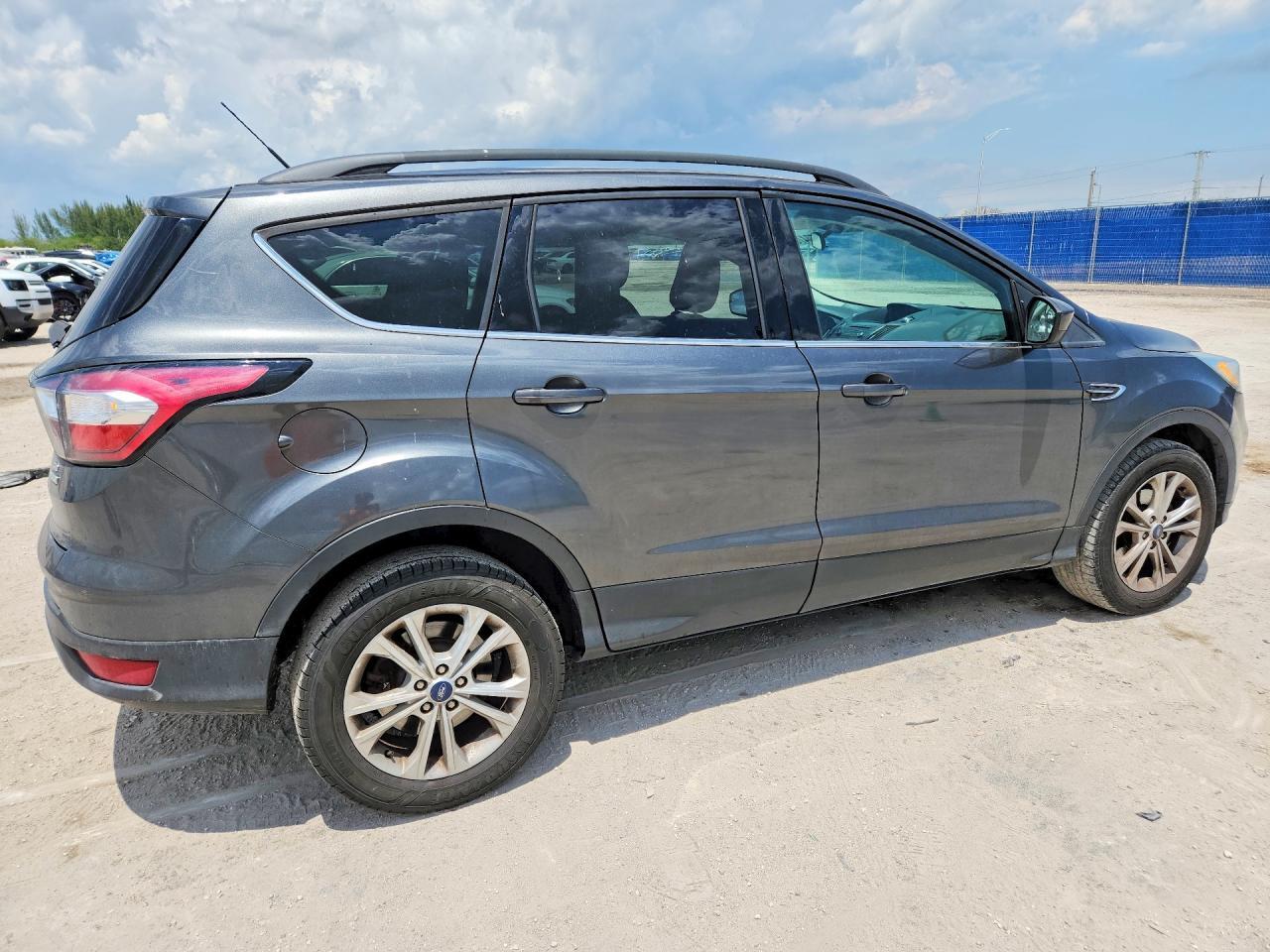 2018 Ford Escape Se - Фото 3