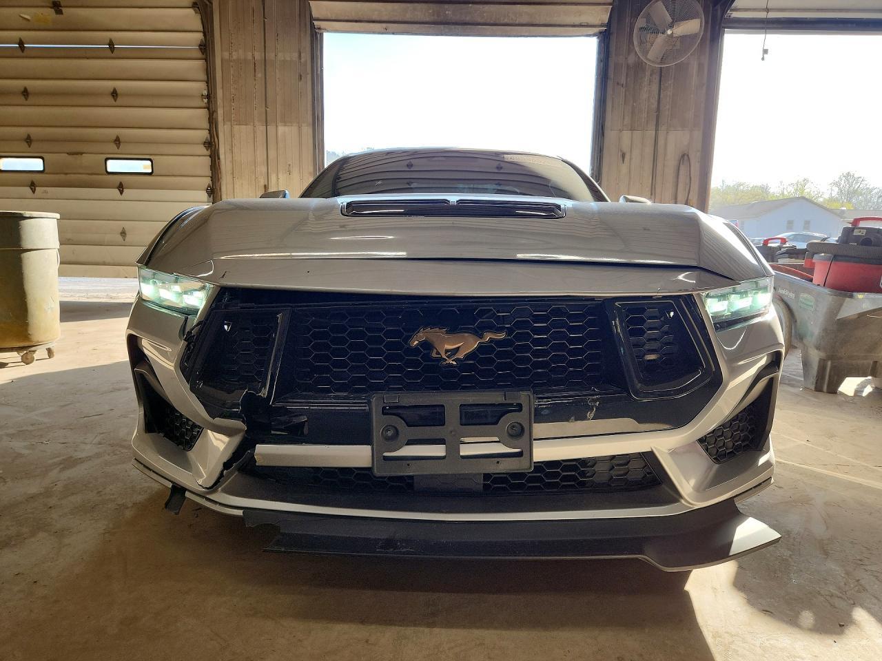 2024 Ford Mustang Gt - Фото 5