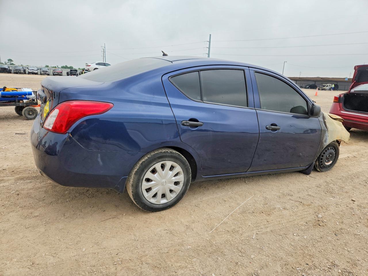 2014 Nissan Versa 1.6 S - Фото 3