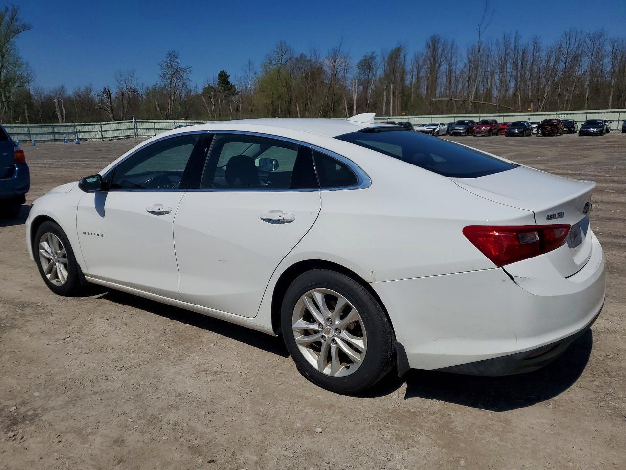 2017 Chevrolet Malibu Lt - Image 2
