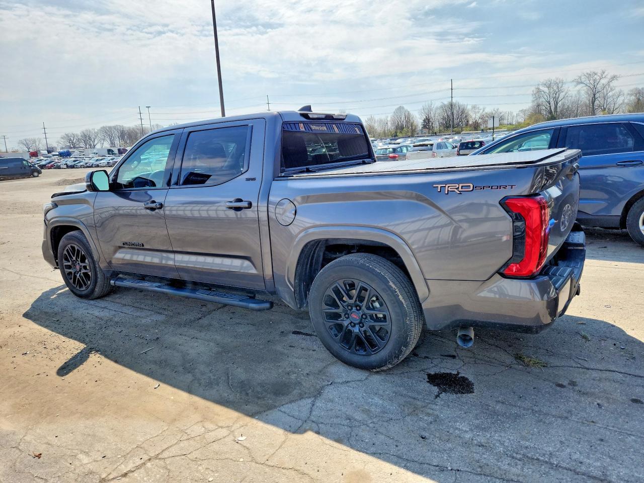 2022 Toyota Tundra Sr5 - Image 2