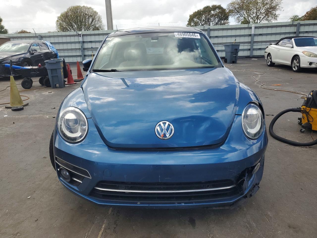 2023 Volkswagen Beetle Se - Фото 5