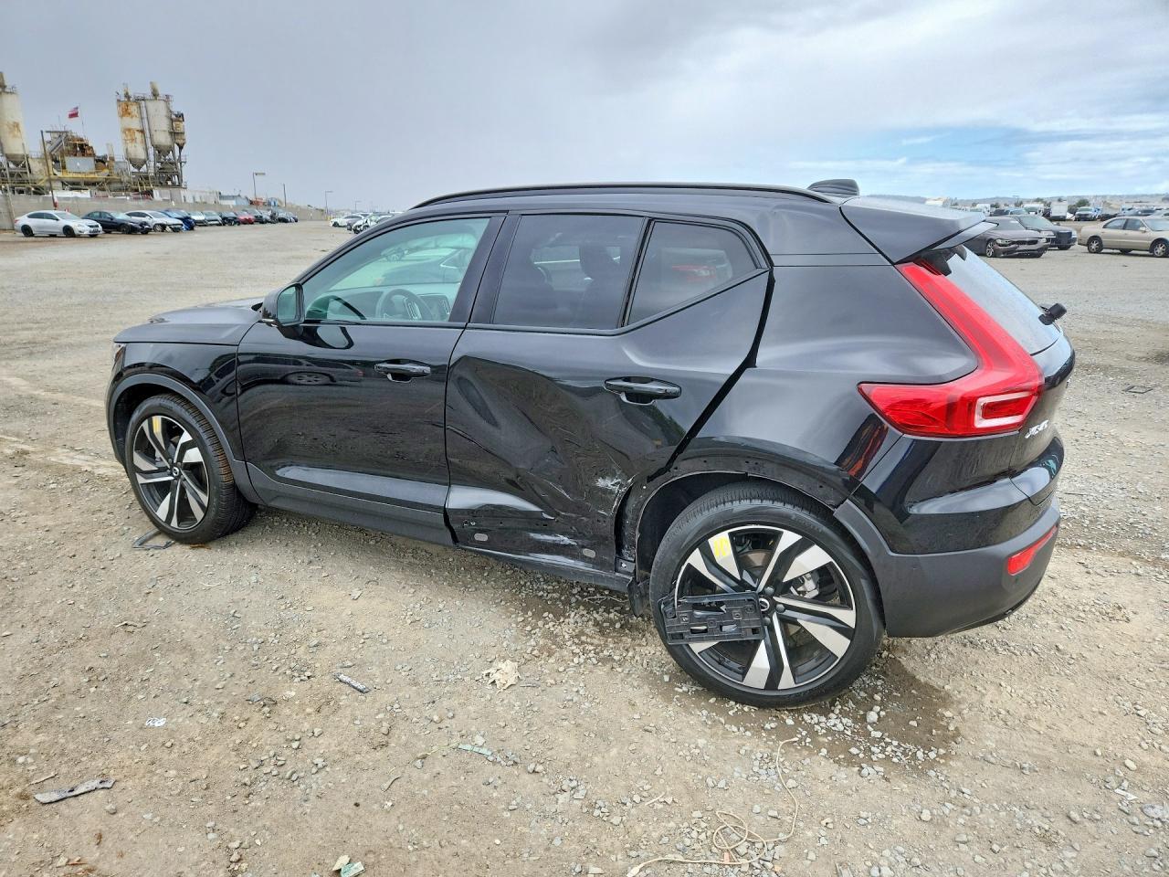 2024 Volvo Xc40 Plus - Фото 2