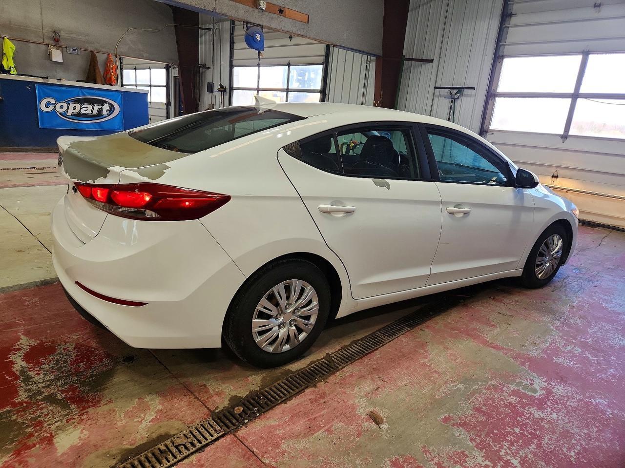 2017 Hyundai Elantra Se - Image 3