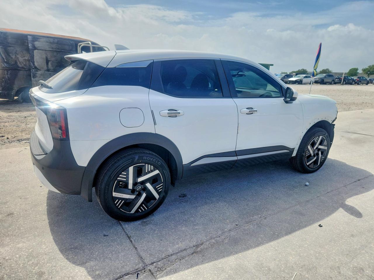 2025 Nissan Kicks Sv - Image 3