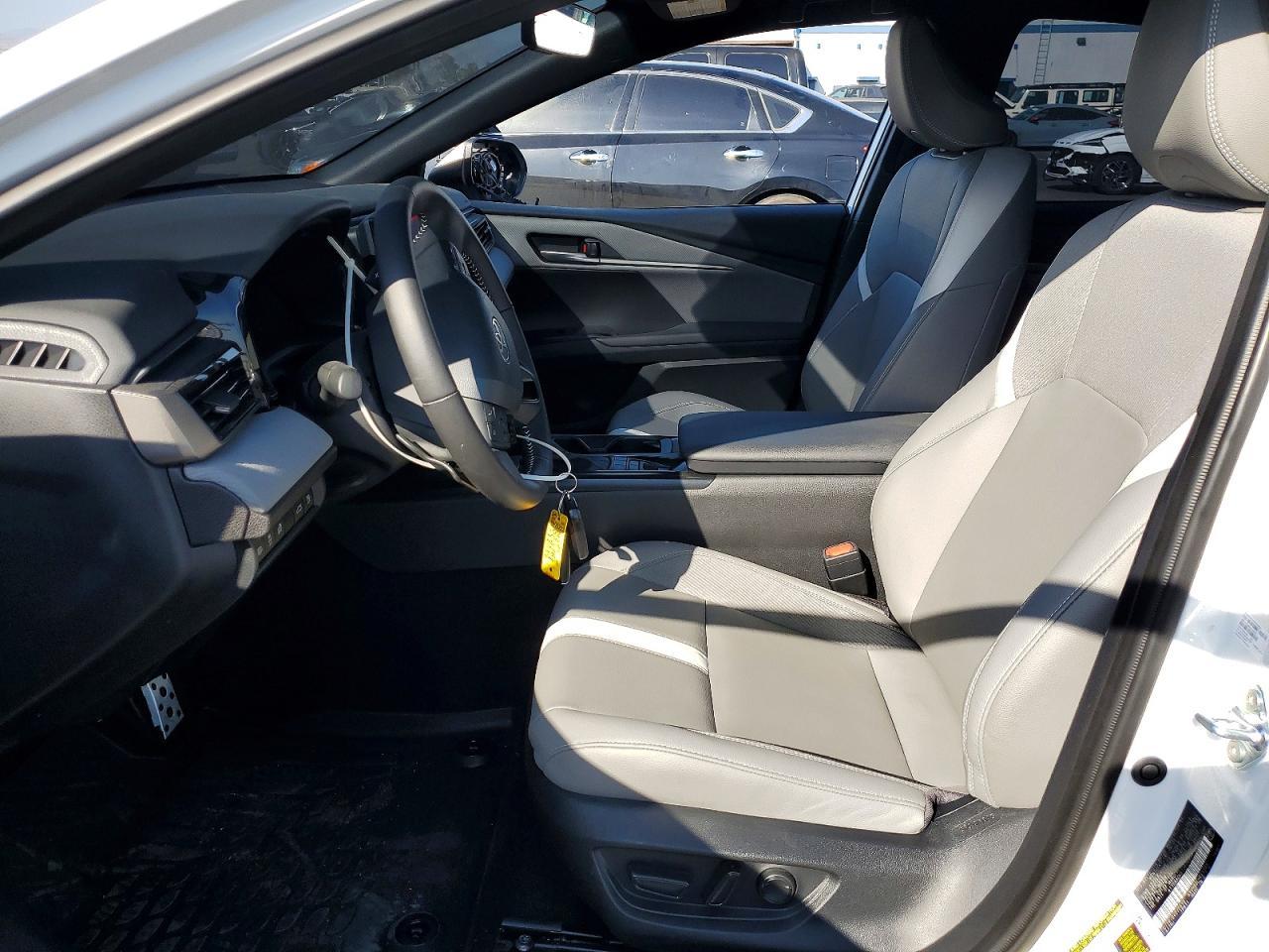 2025 Toyota Camry Se - Фото 7