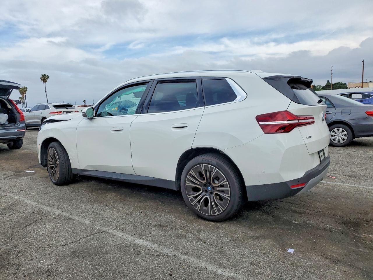 2025 BMW X3 30 xDrive - Фото 2