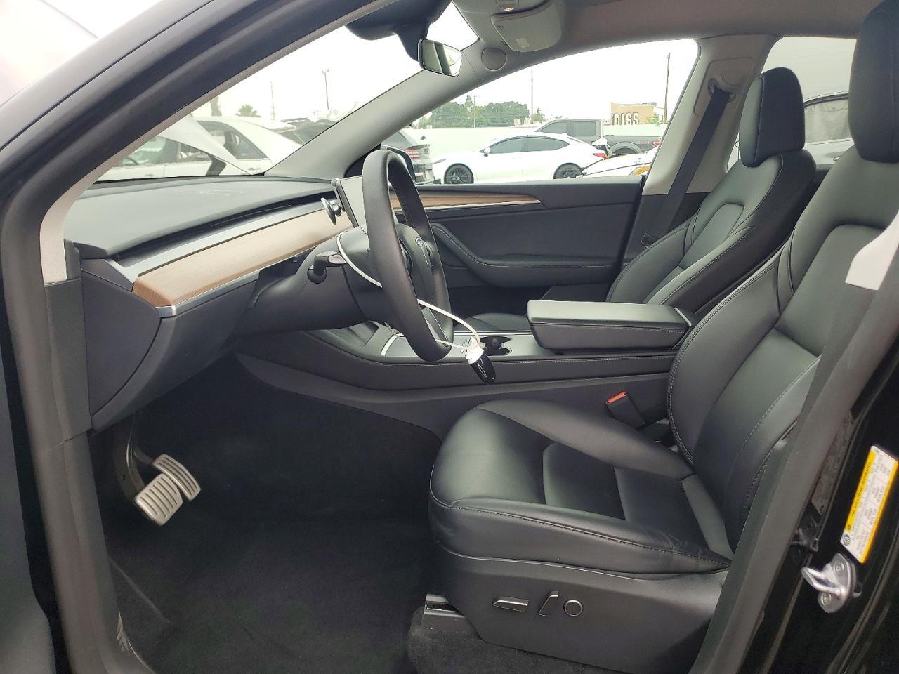 2023 Tesla Model Y - Image 7