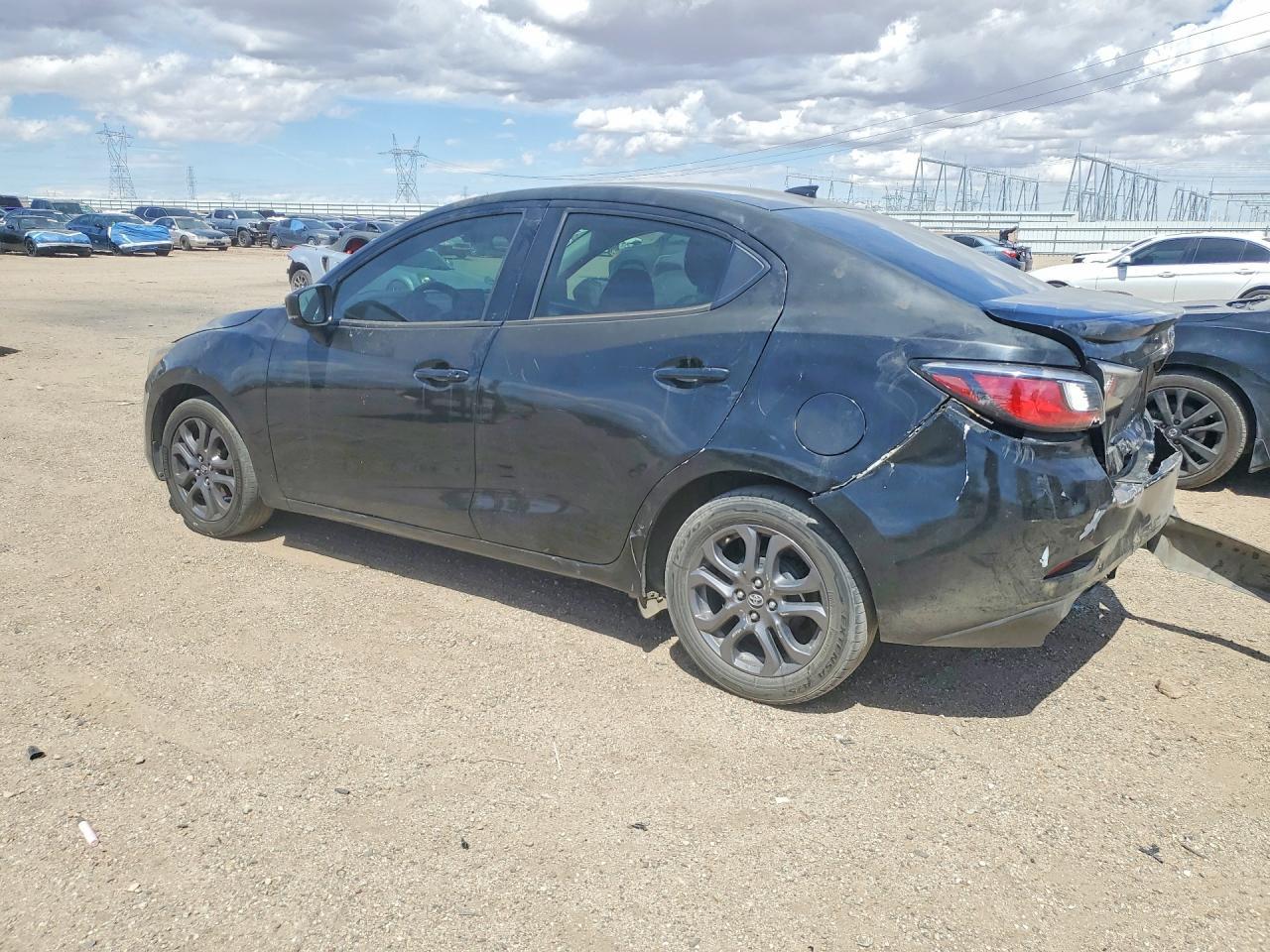 2019 Toyota Yaris Le - Image 2