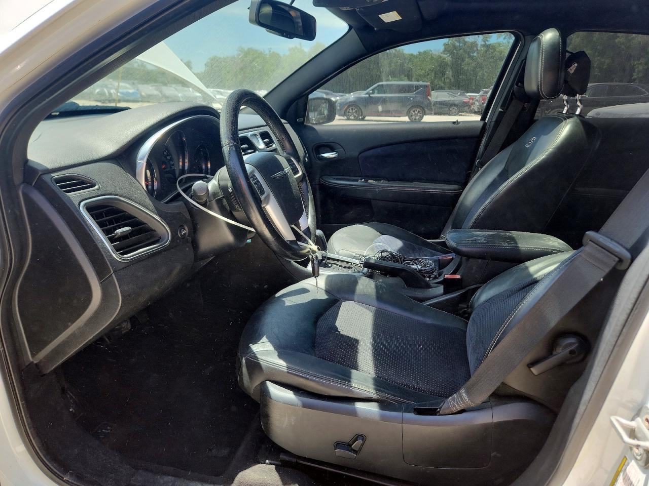 2012 Chrysler 200 S - Фото 7