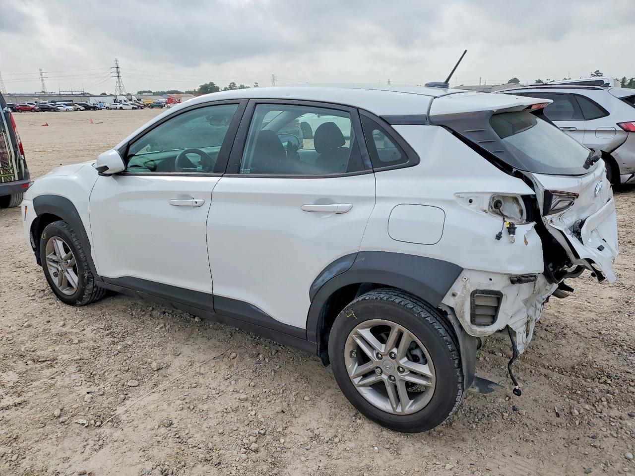 2021 Hyundai Kona Se - Image 2