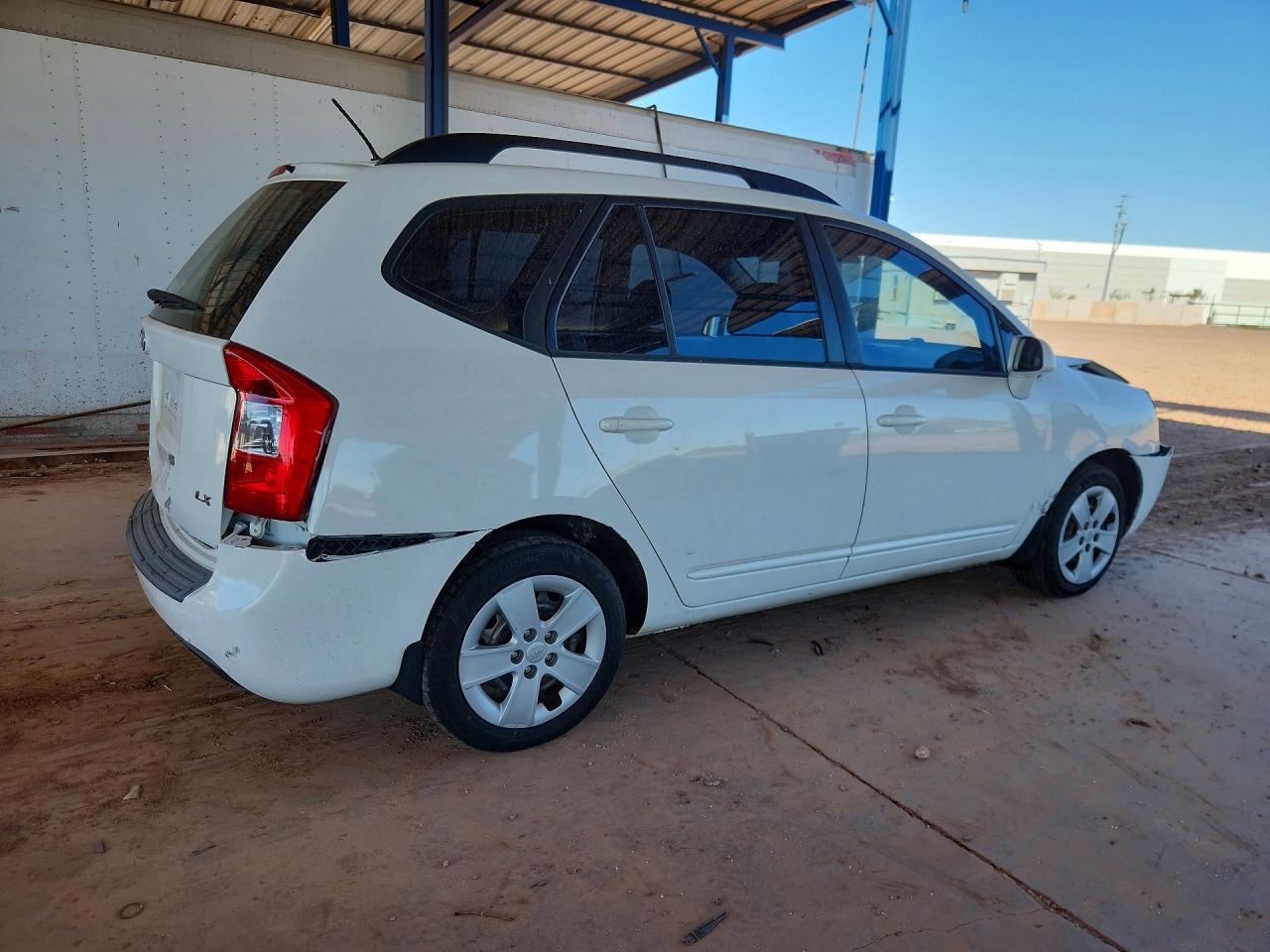 2009 Kia Rondo Base - Фото 3
