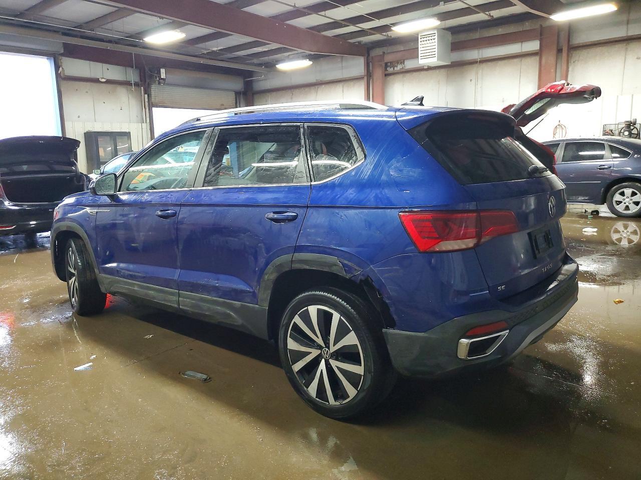 2022 Volkswagen Taos Se - Фото 2