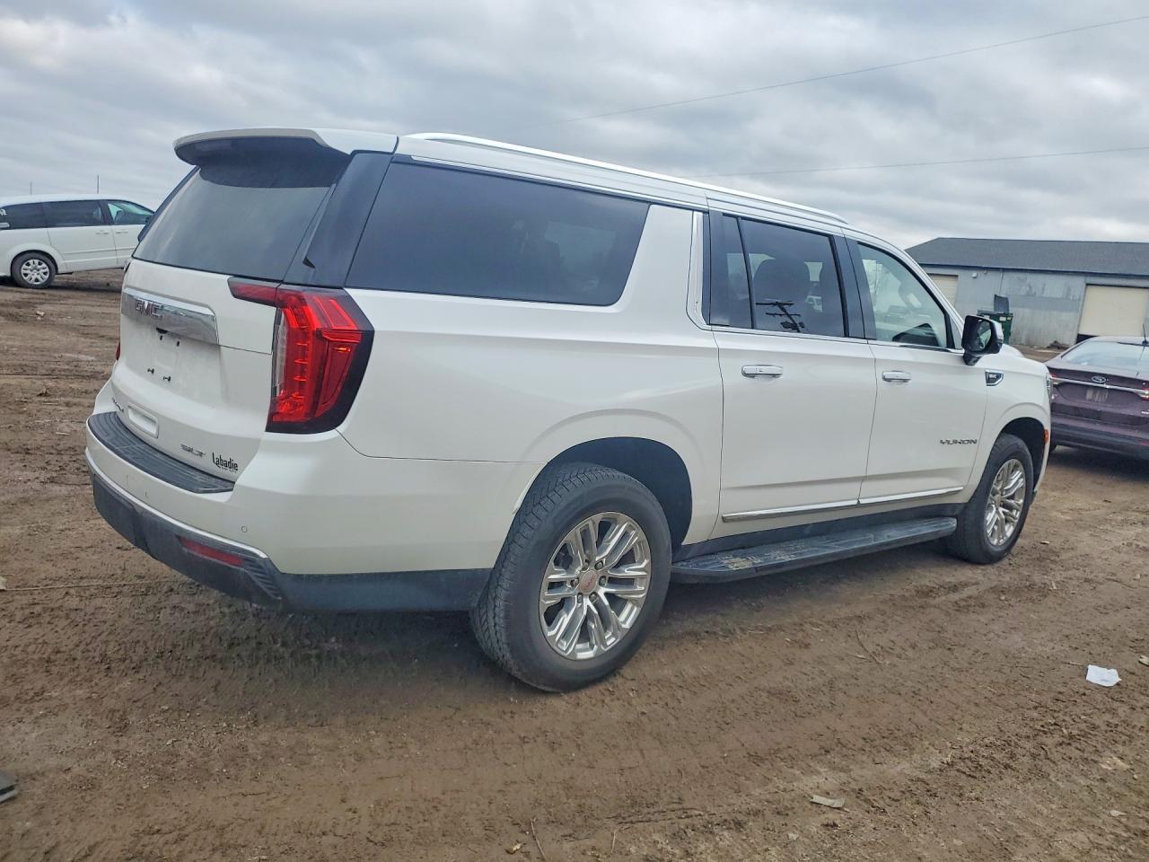 2021 GMC Yukon Xl K1500 Slt - Image 3