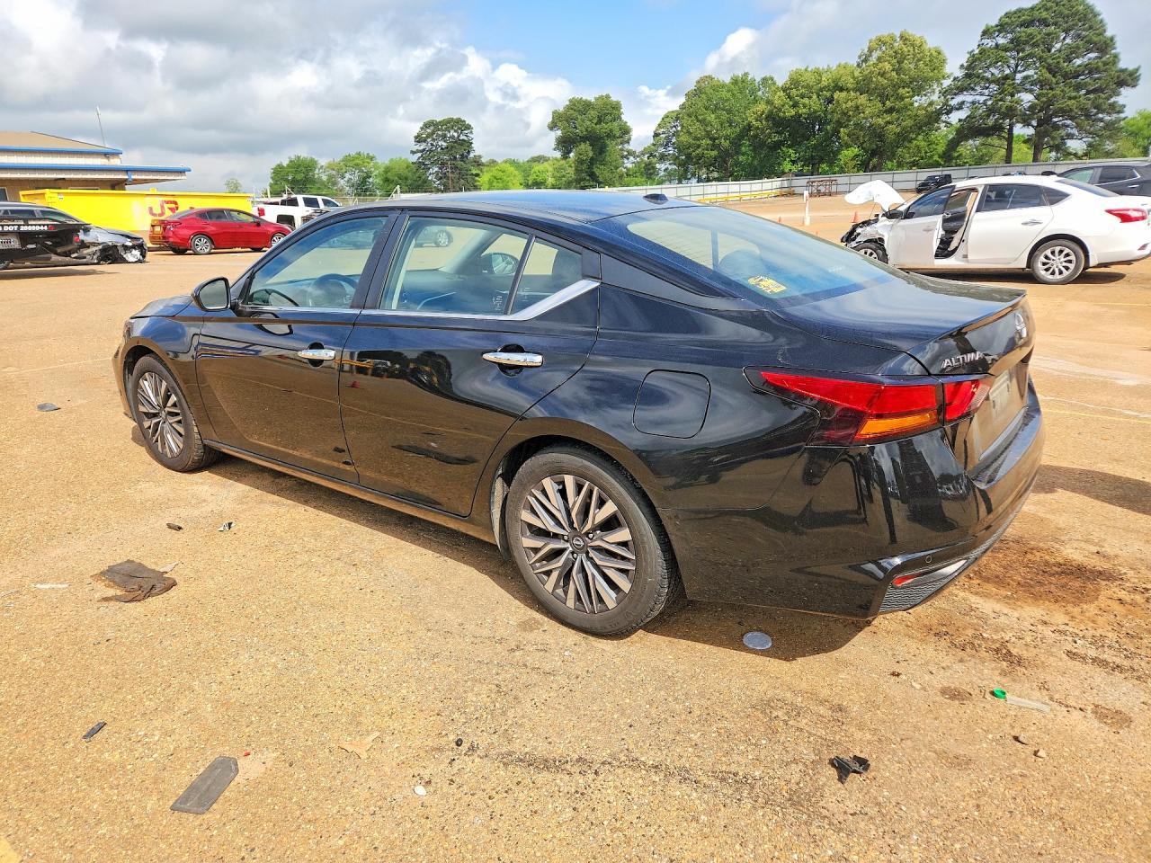 2023 Nissan Altima Sl - Фото 2