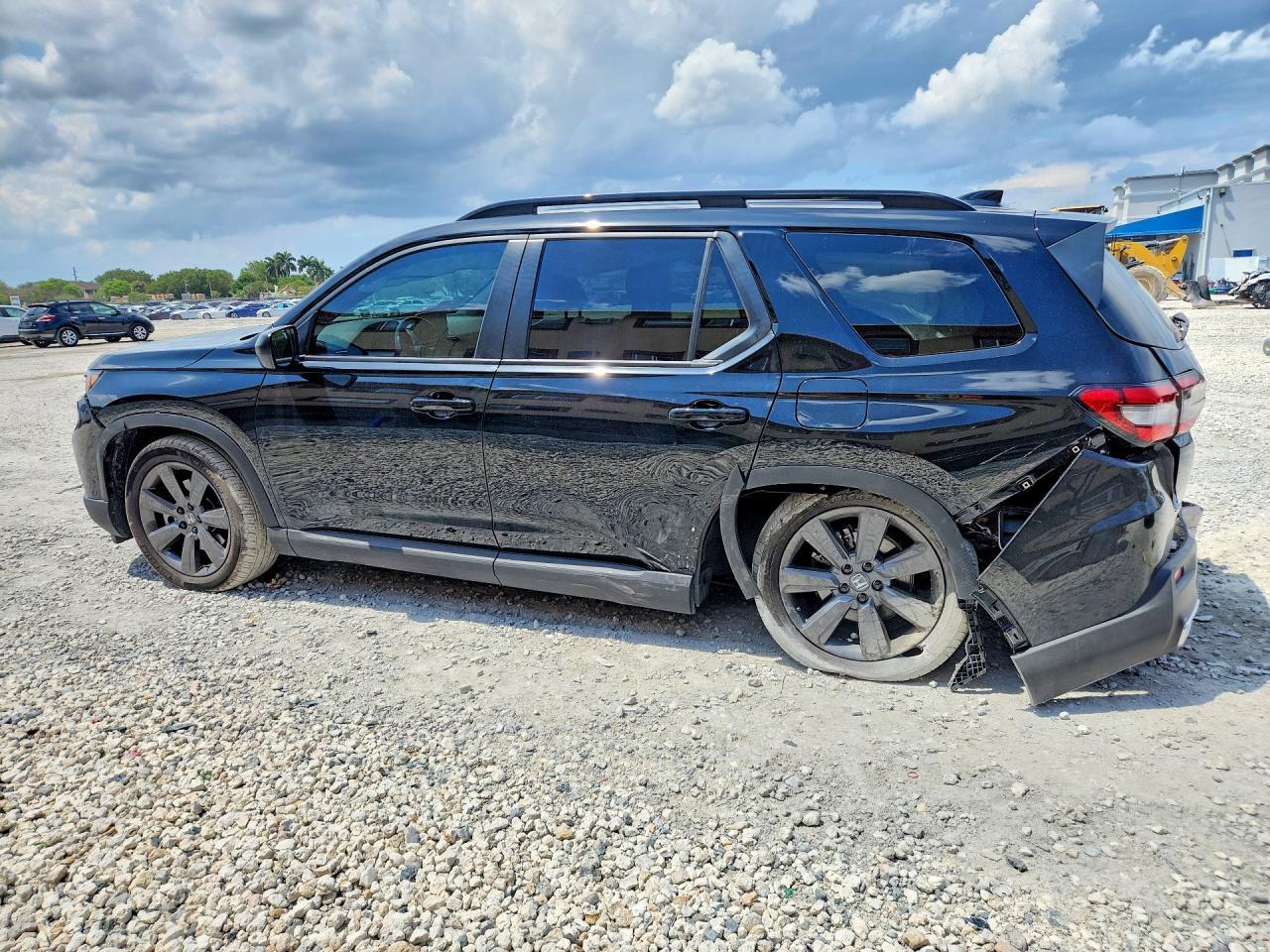 2025 Honda Pilot Sport - Image 2