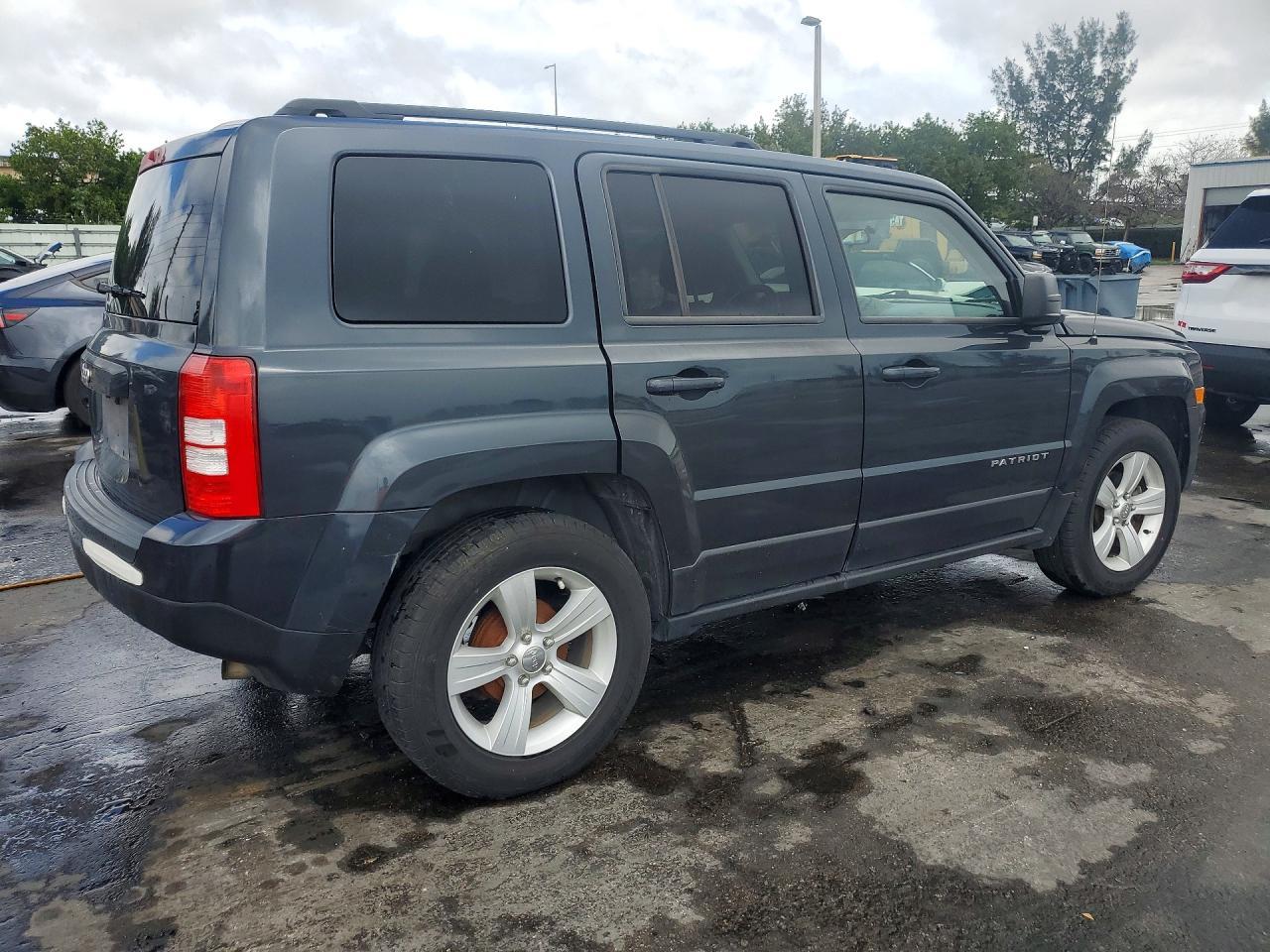 2014 Jeep Patriot Latitude - Фото 3
