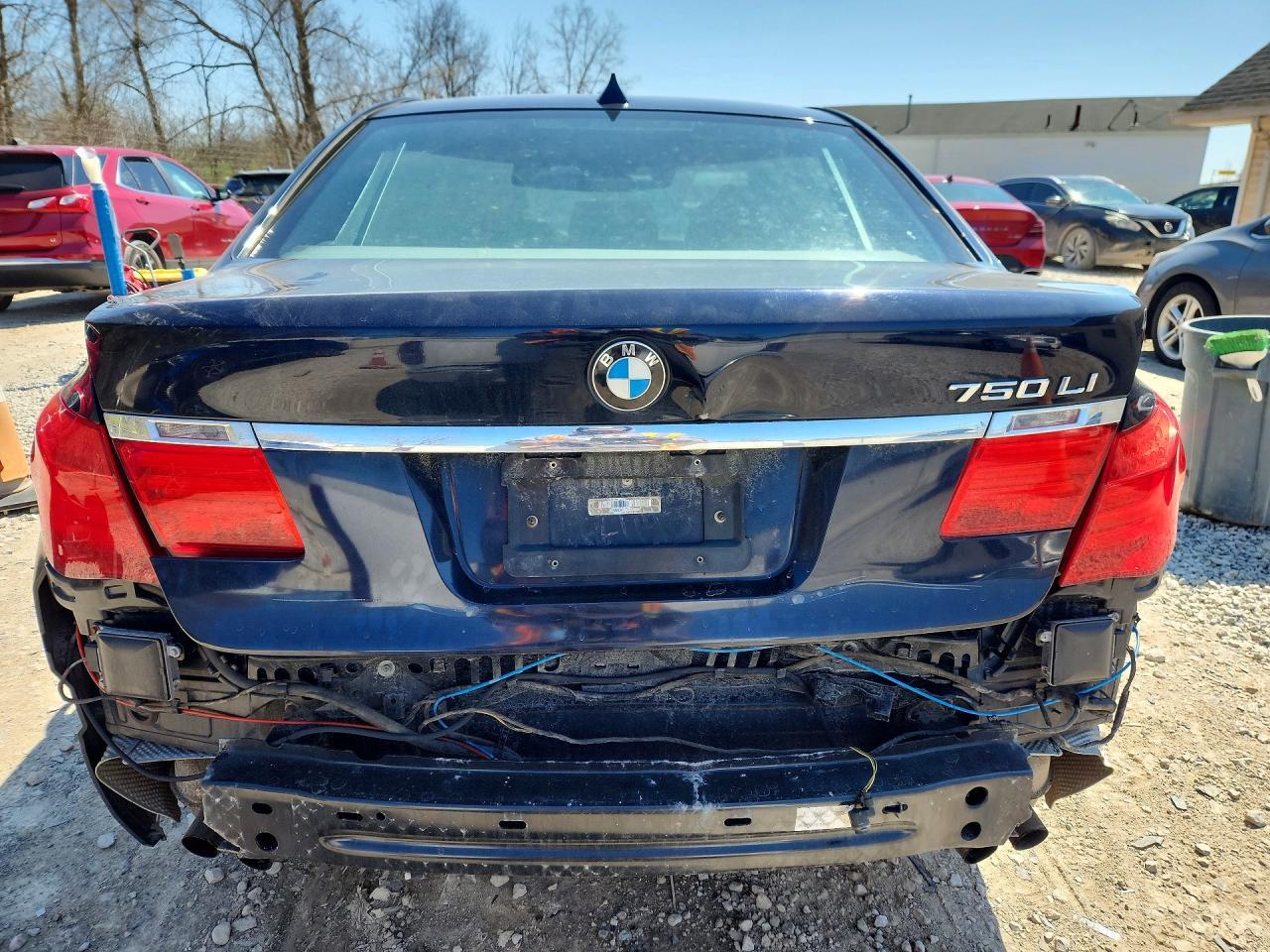 2012 BMW 750 Li - Фото 6