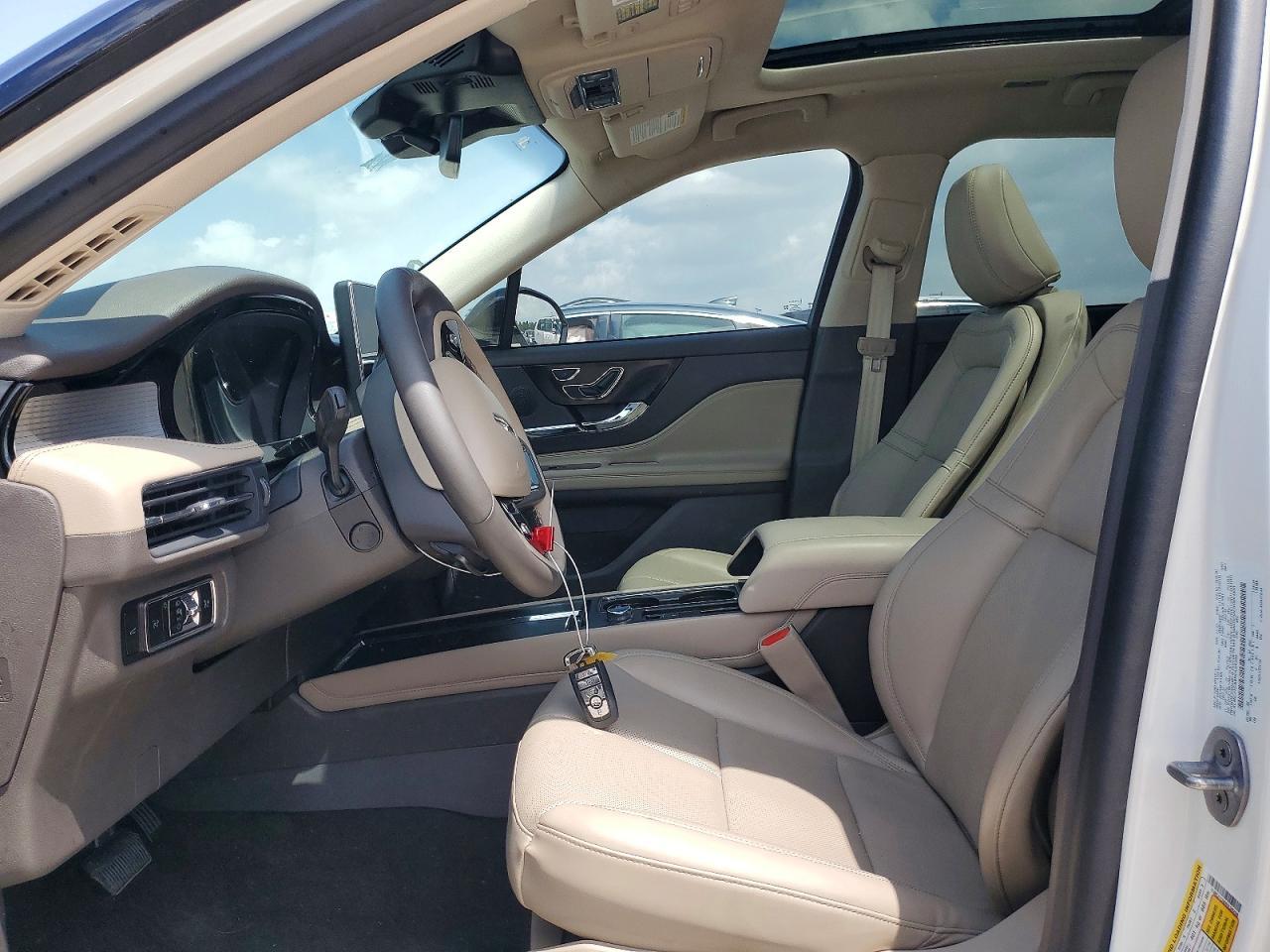 2024 Lincoln Corsair - Image 7