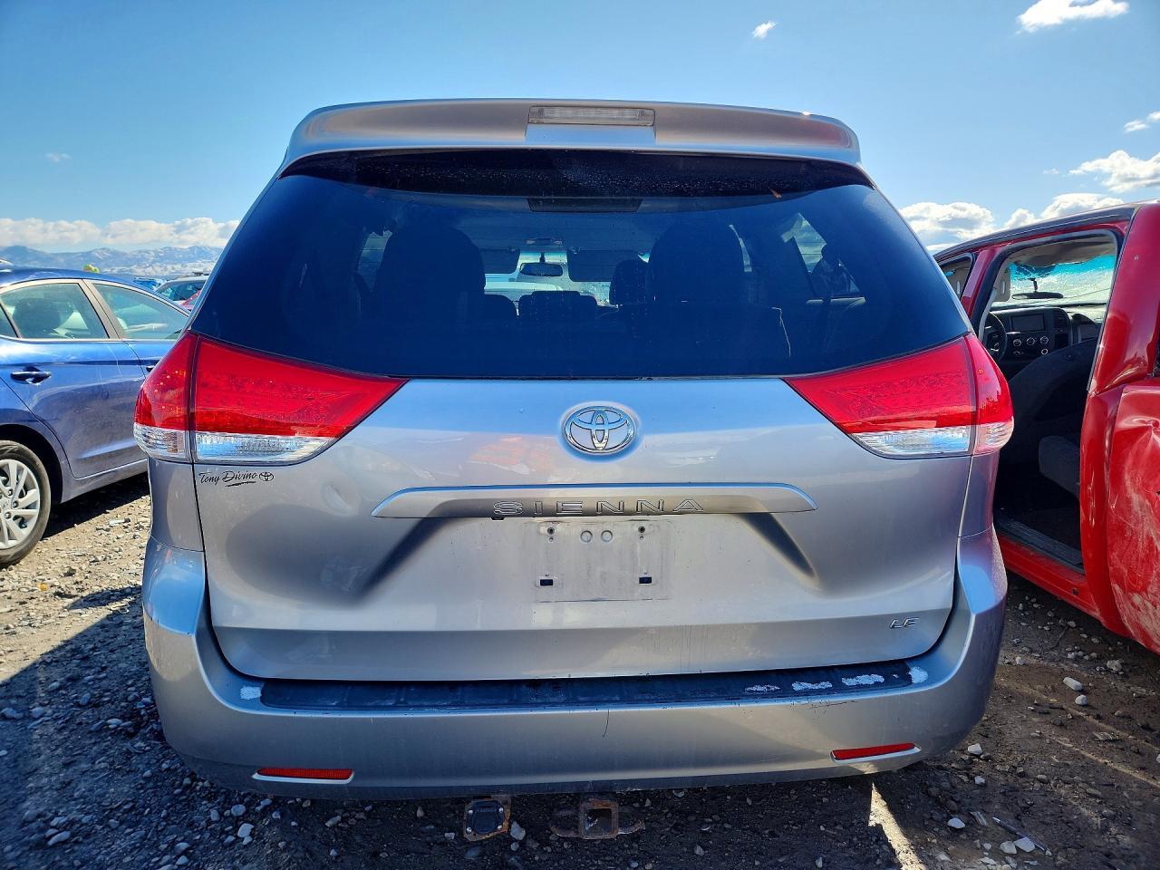2011 Toyota Sienna - Image 6