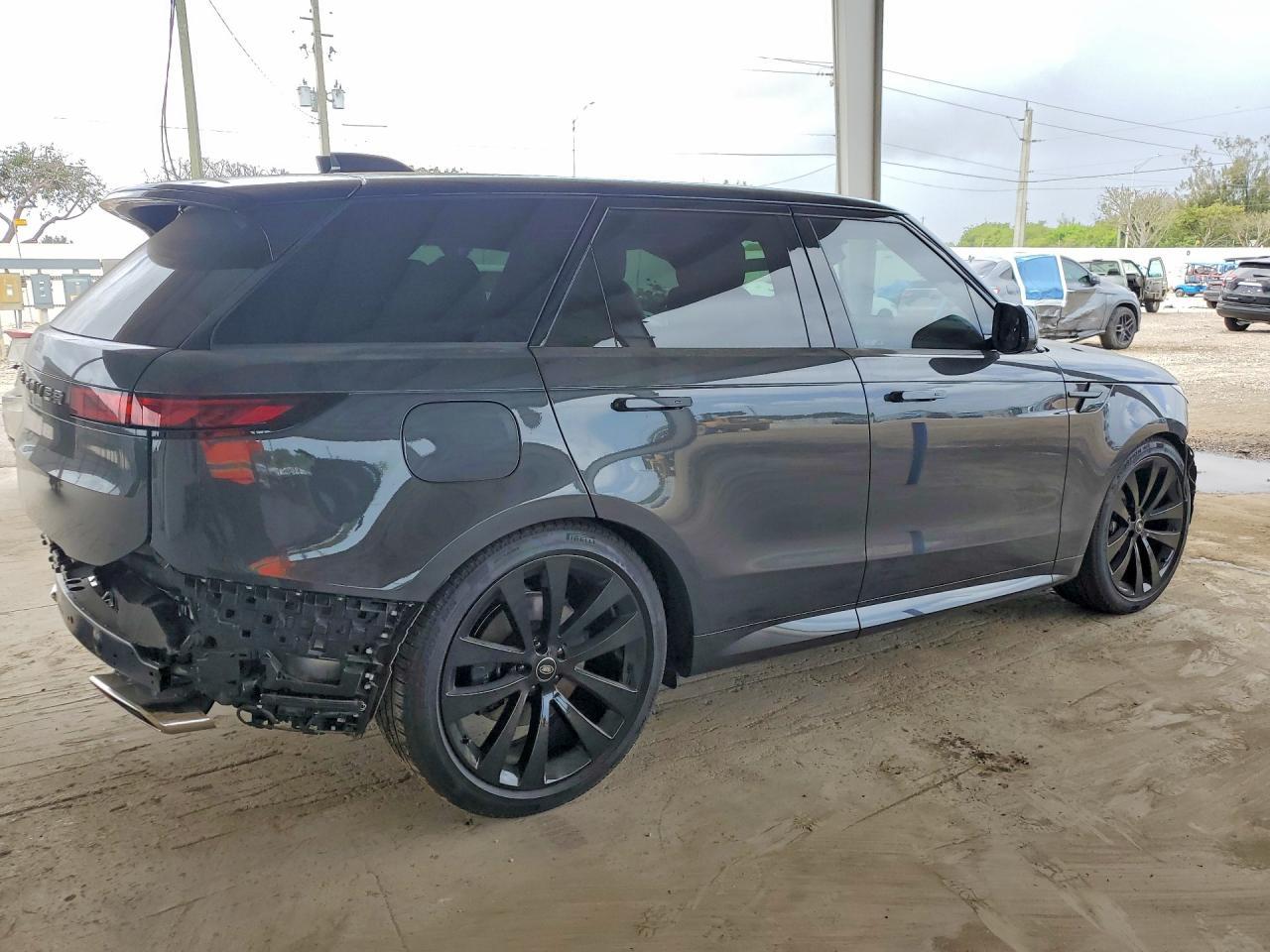 2025 Land Rover Range Rover Sport Dynamic Se - Image 3