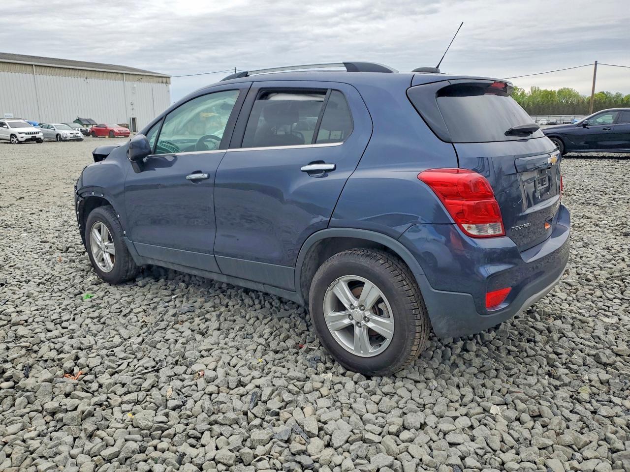 2019 Chevrolet Trax 1Lt - Image 2